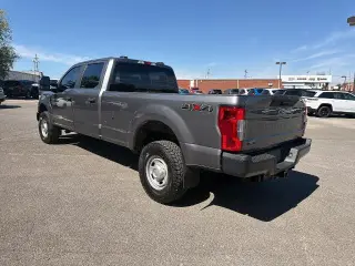Ford F-250 Super Duty 2022 4x4 XL 4p Crew Cab 6.8 pies SB Camioneta