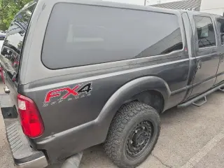 Ford F-250 Super Duty 2015 4x4 Lariat 4p Cab Camioneta de Camioneta 6.8 ft. SB