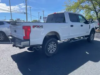Ford F-250 Super Duty 2017 4x4 XLT 4dr Crew Cab 6.8 ft. SB Pickup