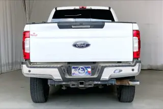 Ford F-250 Super Duty 2019 4x4 Lariat 4dr Crew Cab 8 ft. camión de carga LB