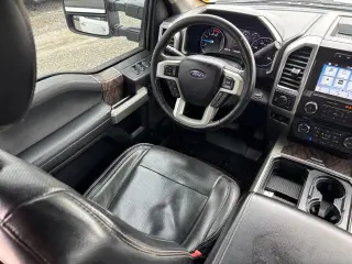 Ford F-250 Super Duty 2018 4x4 Lariat 4dr Crew Cab 6.8 ft. SB Pickup