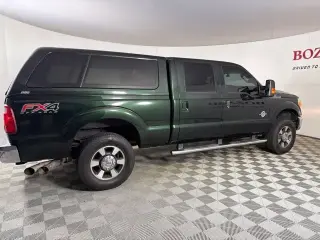 Ford F-250 Super Duty 2016 4x4 Lariat 4p Puerta Cábina Tripla 6.8 pies SB Camion