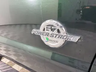 Ford F-250 Super Duty 2016 4x4 Lariat 4p Puerta Cábina Tripla 6.8 pies SB Camion