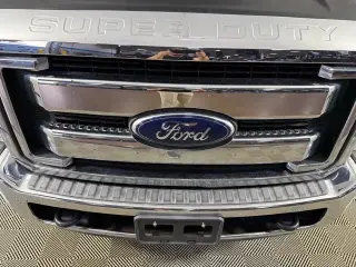 Ford F-250 Super Duty 2016 4x4 Lariat 4p Puerta Cábina Tripla 6.8 pies SB Camion