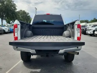 Ford F-250 Super Duty 2019 4x4 King Ranch 4dr Crew Cab 6.8 ft. SB Pickup