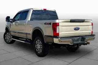 Ford F-250 Super Duty 2017 4x4 Lariat 4p Puerta Doble Cabina de Tripulación 6.8 ft. CA Pick-up