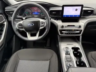 Ford Explorer 2023 4x4 XLT 4p SUV