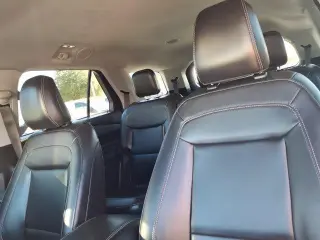 Ford Explorer 2023 XLT 4p SUV