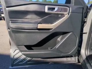 Ford Explorer 2023 XLT SUV de 4 puertas