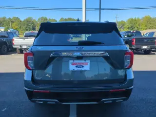Ford Explorer 2023 XLT SUV de 4 puertas
