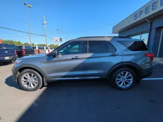 Ford Explorer 2023 XLT SUV de 4 puertas