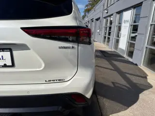 2021 Toyota Highlander Hybrid Limited