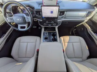 Ford Expedition 2024 4x2 XLT 4dr SUV
