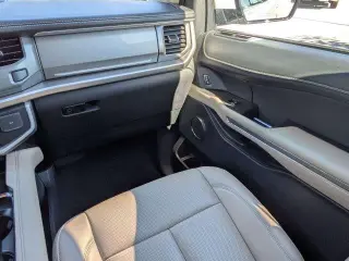 Ford Expedition 2024 4x2 XLT 4dr SUV