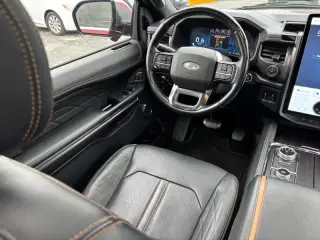 Ford Expedition MAX 2022 4x4 Platinum 4dr SUV