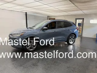 Ford Escape 2023 con tracción a las cuatro ruedas (AWD) ST-Line SUV de 4 puertas