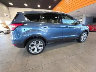 Ford Escape 2018 AWD Titanium 4p SUV