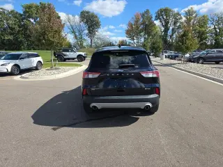 Ford Escape 2021 AWD SE 4pujtas SUV