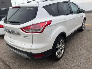 Ford Escape 2015 Titanium 4p SUV