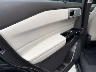 Ford Explorer 2023 AWD Platinum SUV de 4 puertas
