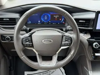 Ford Explorer 2023 AWD Platinum SUV de 4 puertas