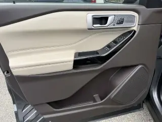 Ford Explorer 2023 AWD Platinum SUV de 4 puertas