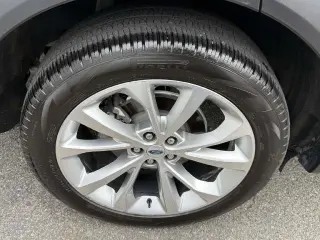 Ford Explorer 2023 AWD Platinum SUV de 4 puertas