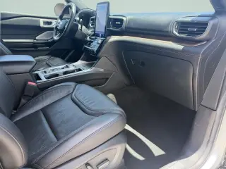 Ford Explorer 2022 AWD Platinum 4dr SUV