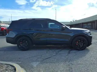 Ford Explorer 2023 AWD ST 4dr SUV