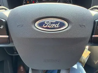 Ford Transit 2022 350 XL 3dr LWB Techo Medio Camioneta de Pasajeros