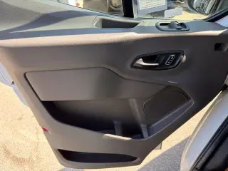 Ford Transit 2022 350 XL 3dr LWB Techo Medio Camioneta de Pasajeros