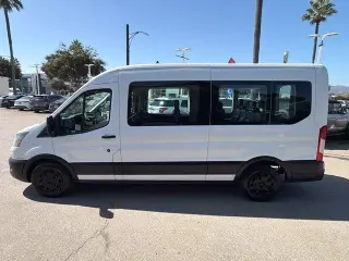 Ford Transit 2022 350 XL 3dr LWB Techo Medio Camioneta de Pasajeros