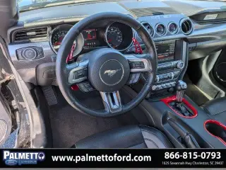 Ford Mustang 2015 EcoBoost Premium 2dr Convertible en Negro 2015 Ford Mustang EcoBoost Premium RWD 6-Velocidades Automática con Select-Shift EcoBoost 2.3L I4 GTDi DOHC Turbocharged VCT Ubicacion en 1625 Savannah Hwy en Charleston Carolina del Sur. Llama a