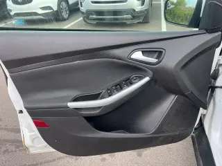 Ford Focus 2013 SE 4dr Sedán