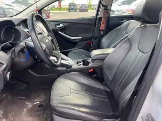 Ford Focus 2013 SE 4dr Sedán
