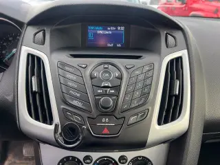 Ford Focus 2013 SE 4dr Sedán