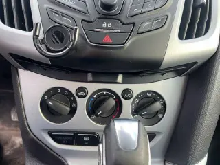 Ford Focus 2013 SE 4dr Sedán