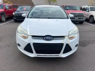 Ford Focus 2013 SE 4dr Sedán