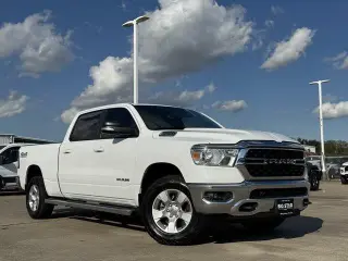 Ram 1500 2022 4x4 Big Horn 4p Puerta trasera Crew Cab 6.4 pies CA Camioneta