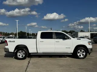 Ram 1500 2022 4x4 Big Horn 4p Puerta trasera Crew Cab 6.4 pies CA Camioneta