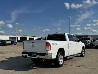 Ram 1500 2022 4x4 Big Horn 4p Puerta trasera Crew Cab 6.4 pies CA Camioneta