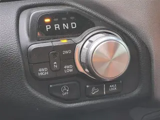 Ram 1500 2019 4x4 Rebel cabina tripulación de 4 puertas 5.6 pies. camión de caja