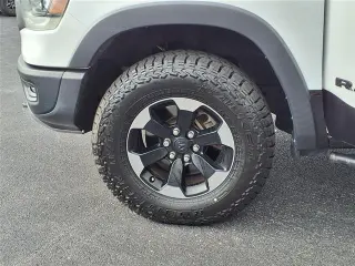 Ram 1500 2019 4x4 Rebel cabina tripulación de 4 puertas 5.6 pies. camión de caja