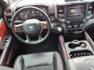 Ram 1500 2019 4x4 Rebel cabina tripulación de 4 puertas 5.6 pies. camión de caja