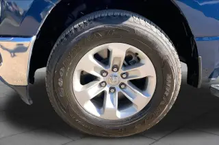Ram 1500 2024 4x4 Laramie 4p Puerta Corta Cabina de Tripulacion 5.6 ft. SB Camioneta