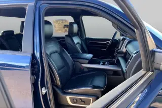 Ram 1500 2024 4x4 Laramie 4p Puerta Corta Cabina de Tripulacion 5.6 ft. SB Camioneta
