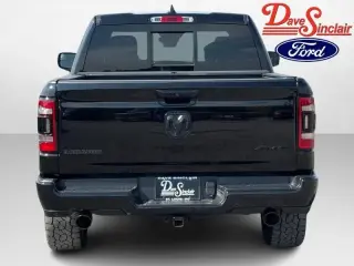 Ram 1500 2021 4x4 Laramie 4p Camioneta de cabina 5.6 ft. CB 5 plazas larga