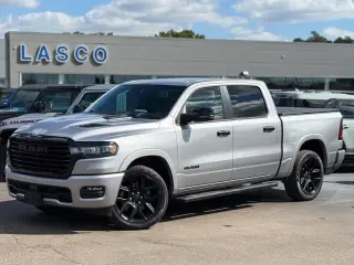 Ram 1500 2025 4x4 Laramie 4dr Crew Cab 5.6 ft. SB Camioneta