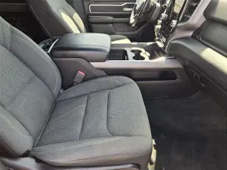 Ram 1500 2020 4x4 Big Horn Cabina Crew de 4 puertas pickup con caja de carga de 5.6 pies