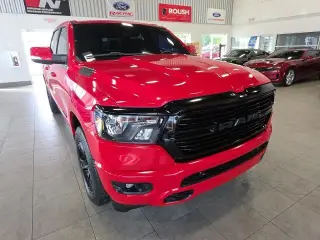 Ram 1500 2020 4x4 Lone Star 4dr Cabina de tripulacion 5.6 ft. SB Camioneta
